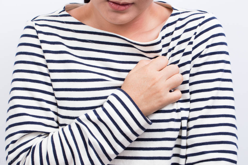 哺乳后乳房周围乳晕皱巴巴的,哺乳期乳晕皱皱巴巴的是什么原因