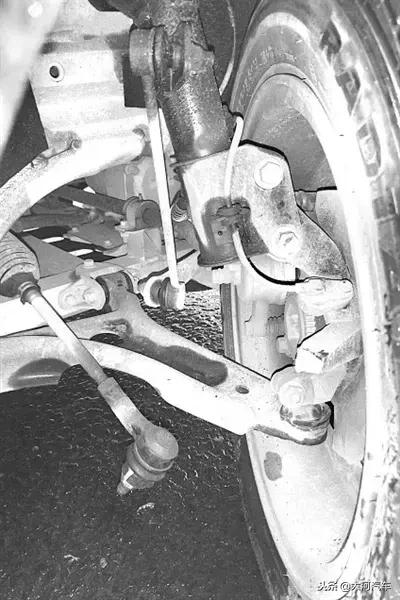 女子驾驶首汽共享汽车，行驶中突断轴，损失由租车者承担