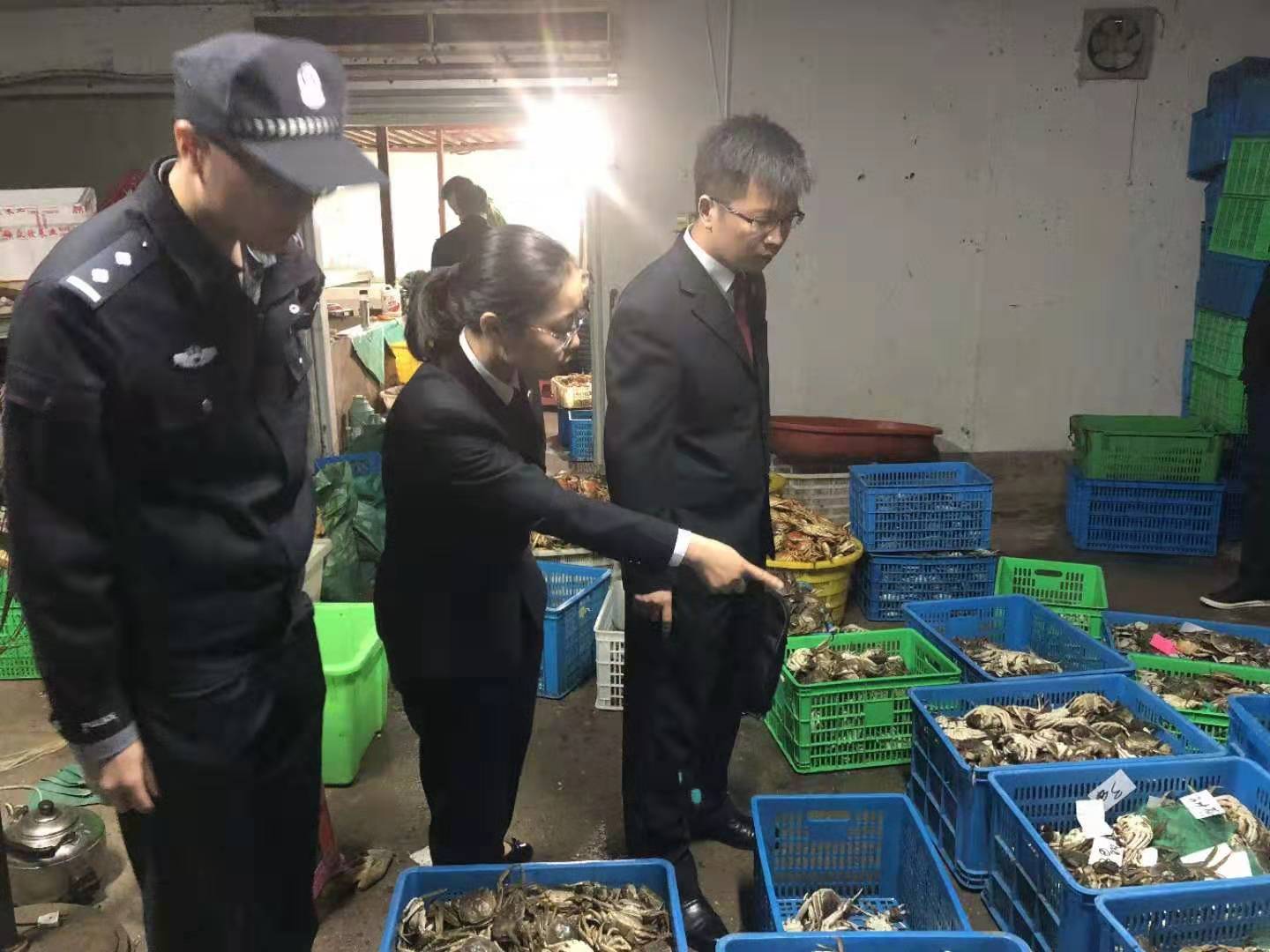 蟹黄蟹肉竟由死蟹制成，公益诉讼说“不”！