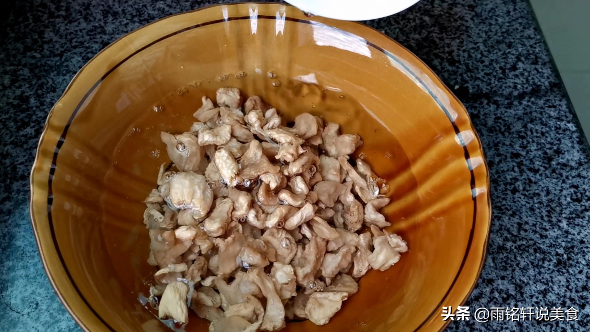 萝卜多到吃不完怎么做好吃,萝卜最过瘾的吃法不腌不炖