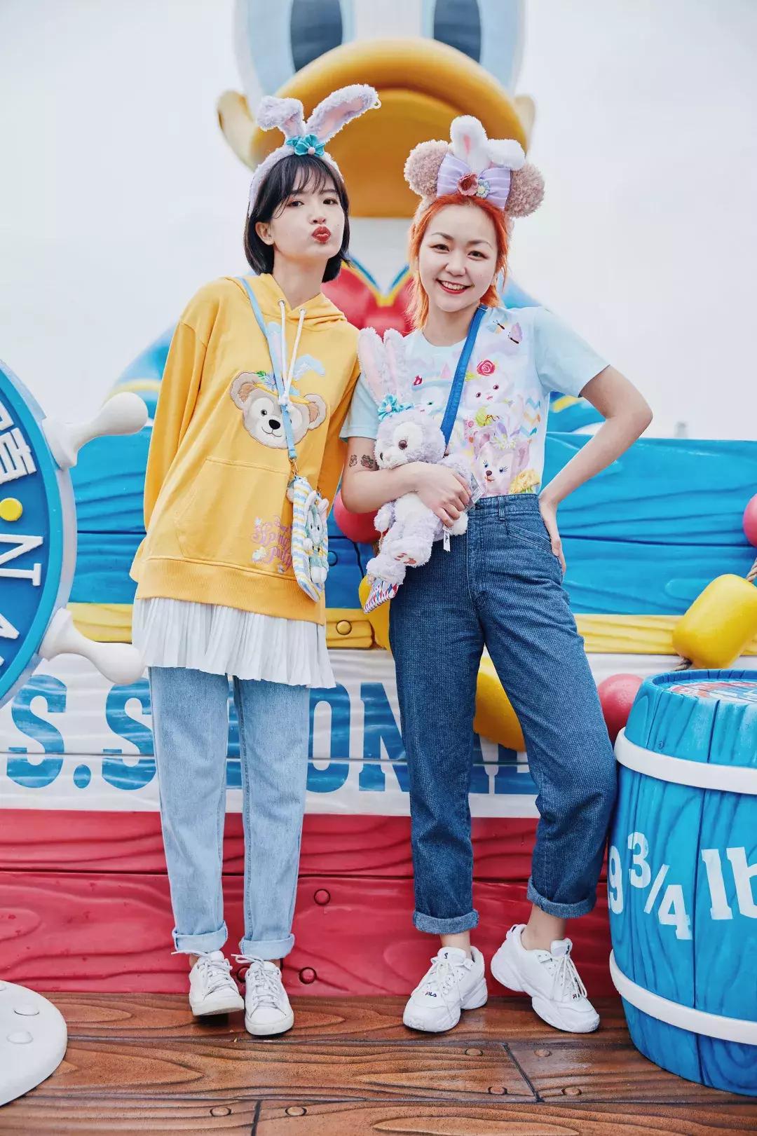 我们在上海迪士尼里玩耍了一天,发现穿的美才能玩的好!