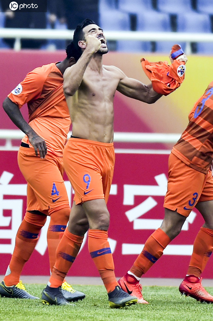 中国球员并非全是白斩鸡魔鬼筋肉人中超也有C罗式身材