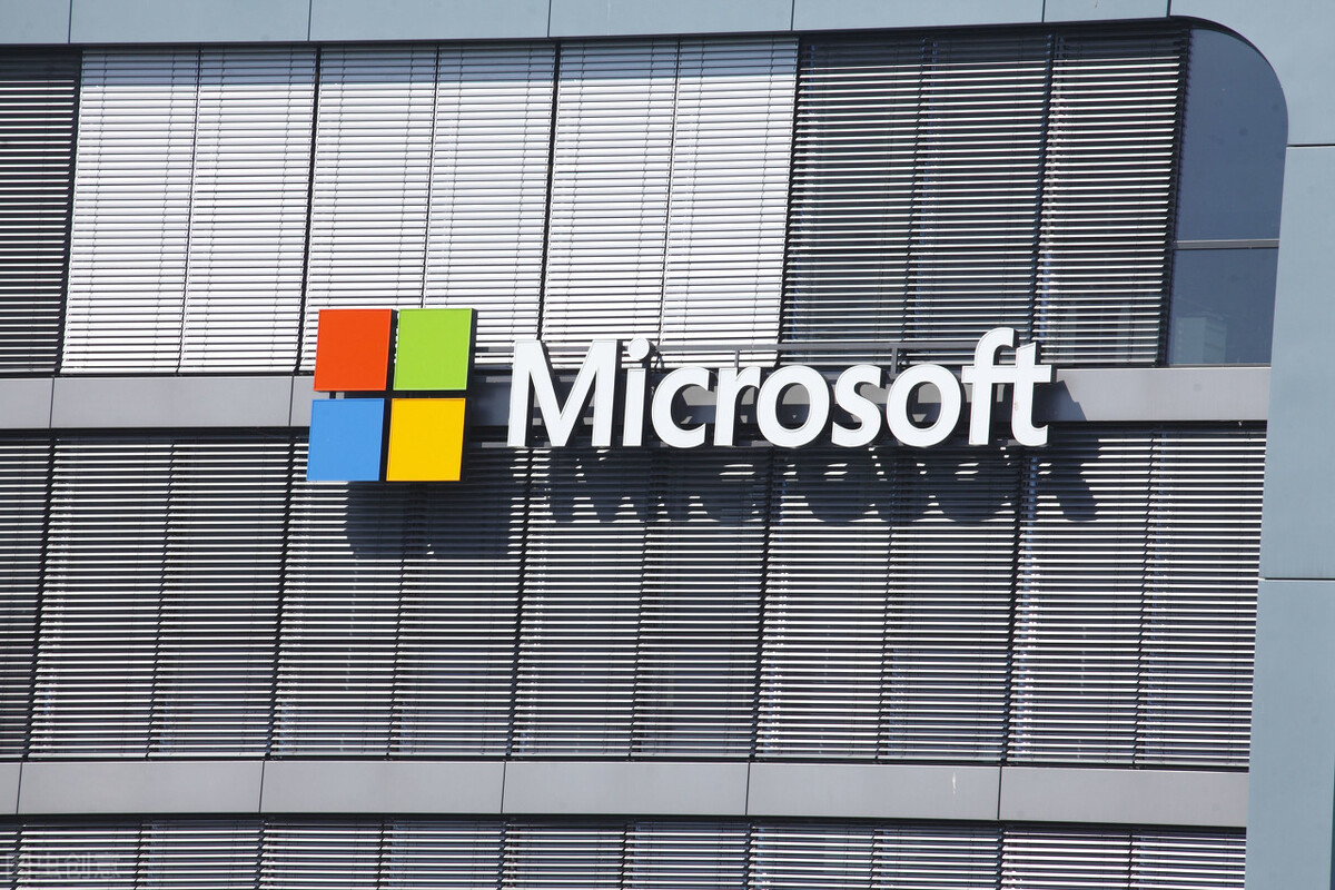 全球十大顶级衣服品牌排名,全球最值钱100个品牌