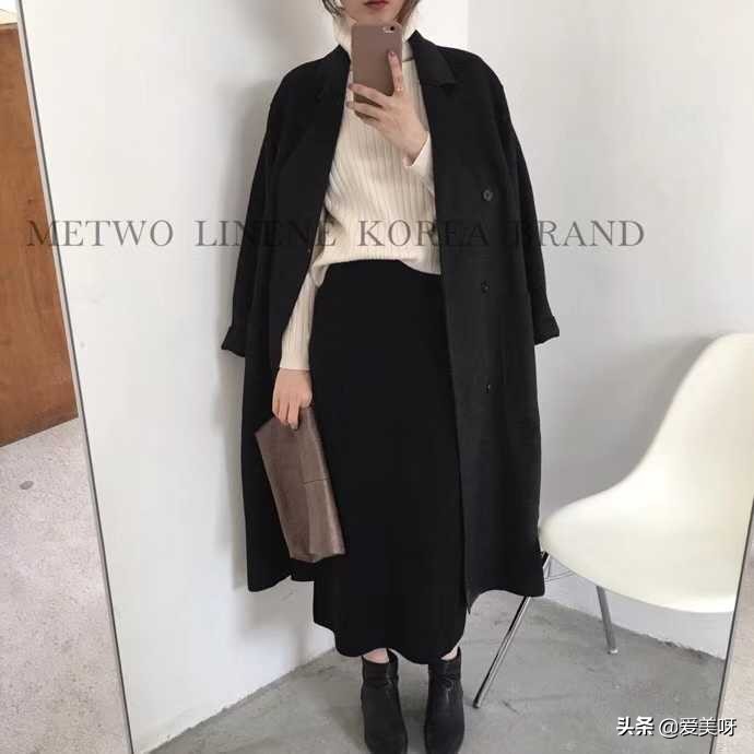 酒红色大衣内搭什么颜色毛衣好看,紫色毛衣搭配什么颜色的大衣好看