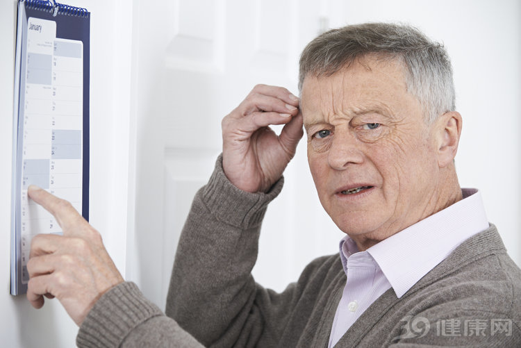 脸上长老年斑怎么办小妙招,发现脸上开始长老年斑了怎么办