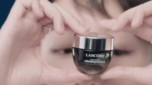 兰蔻彩妆明星同款产品有哪些,兰蔻明星大红瓶