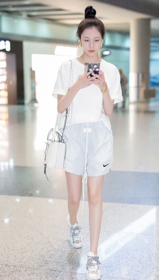 当下流行热裤,今年最流行的热裤