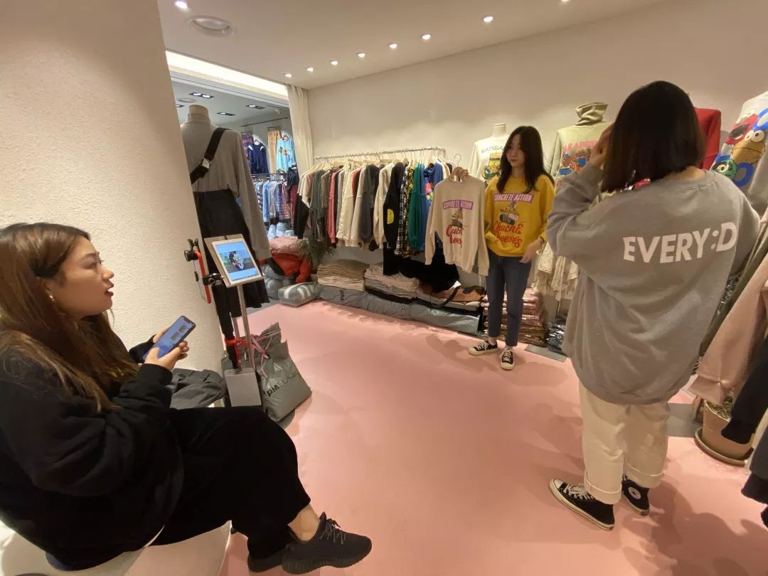 深夜淘金人,夜晚淘金人