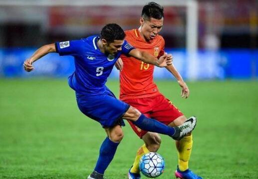 十年来自掏腰包运营国家队，他拯救了菲律宾足球