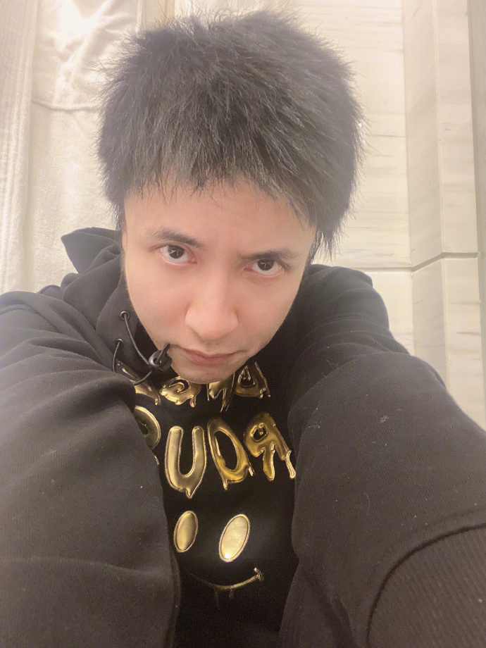 薛之谦发型怎么修剪,薛之谦剃胡子