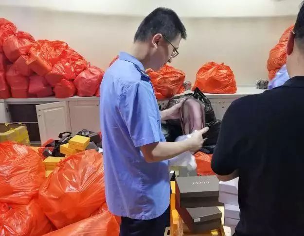 奢侈品代购最新骗局,奢侈品代购真相揭秘