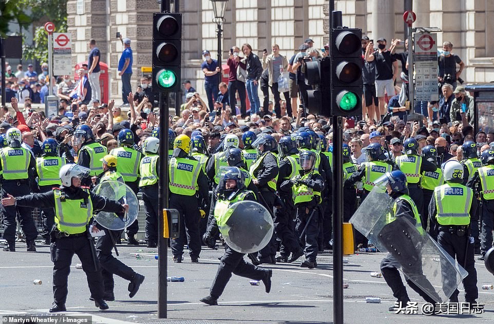 浼︽暒绉嶆棌楠氫贡浜嬩欢,鑻卞浗鐖嗗彂楠氫贡瀹炲綍瑙嗛