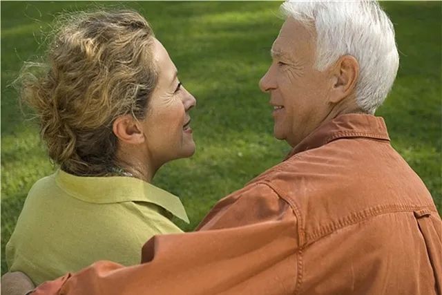 国内首批丁克族已到晚年现状如何,丁克族为什么难以坚持到最后