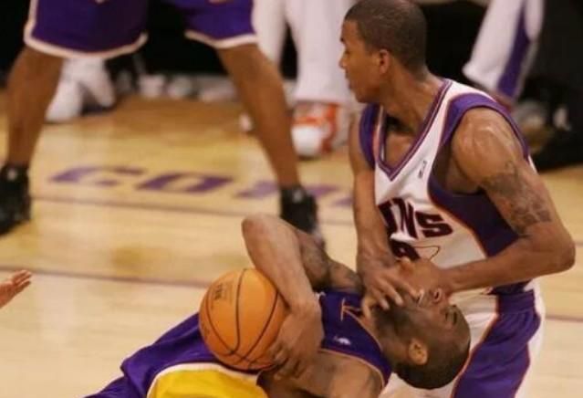 詹姆斯今日高光瞬间,詹姆斯高光时刻回顾