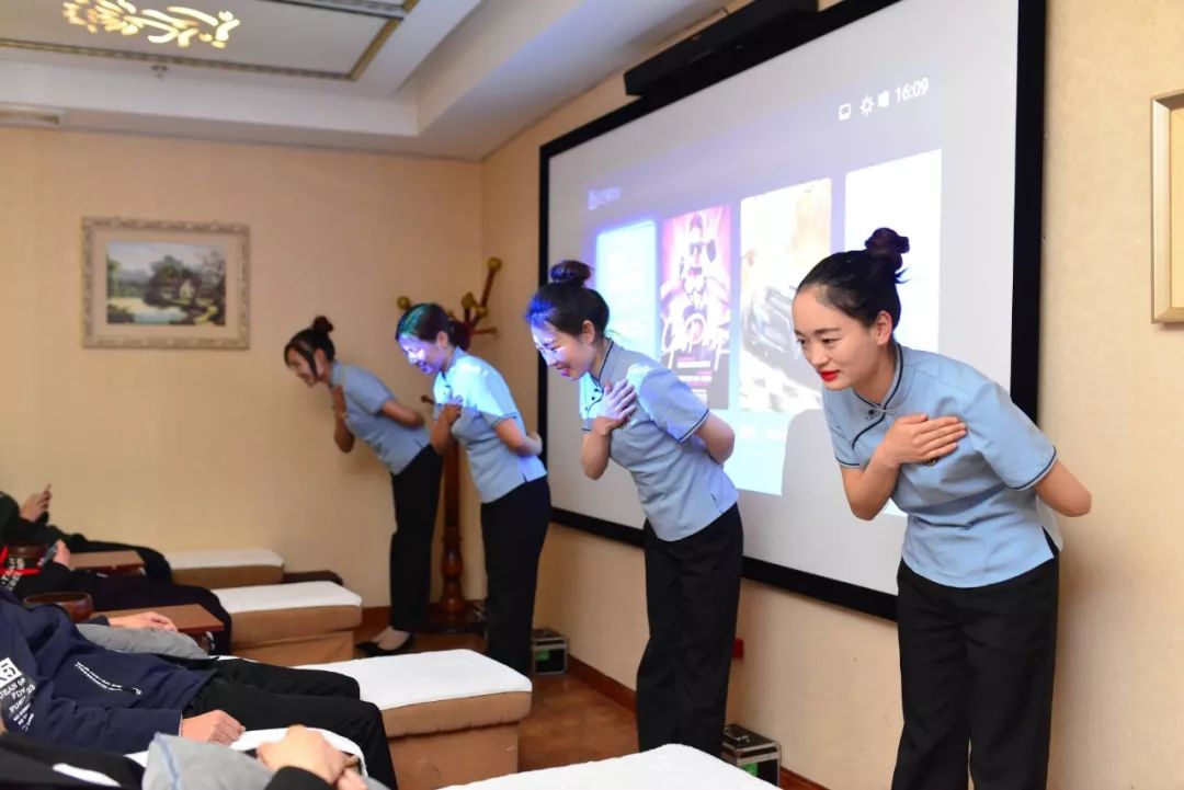 技师聊天技巧,做技师怎样高情商和男生聊天