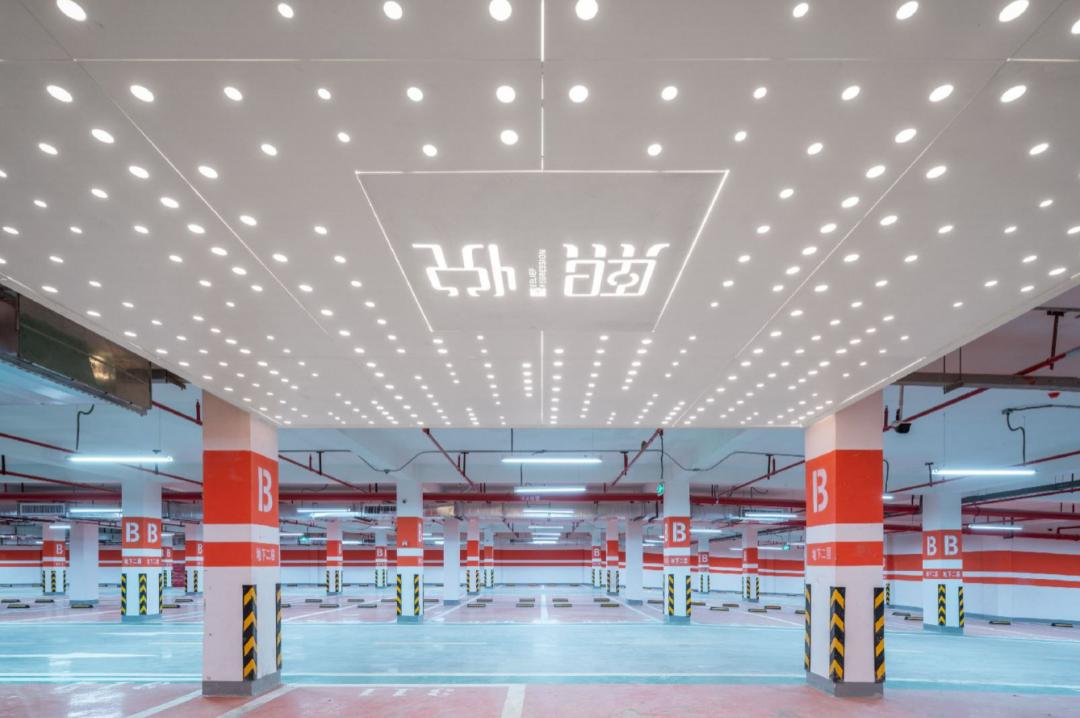 力小在左、莱爵在右熙悦为孩子预定高起点人生