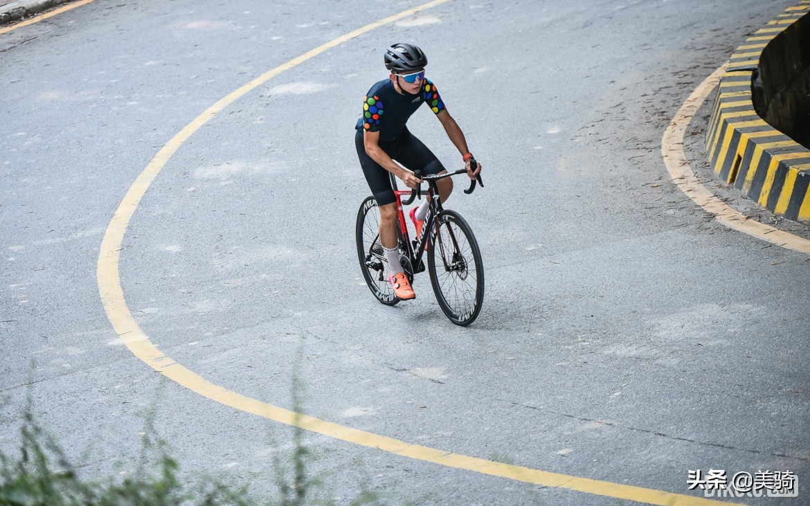 瑞豹robinevo和sparksramevo对比,瑞豹无线电变公路车