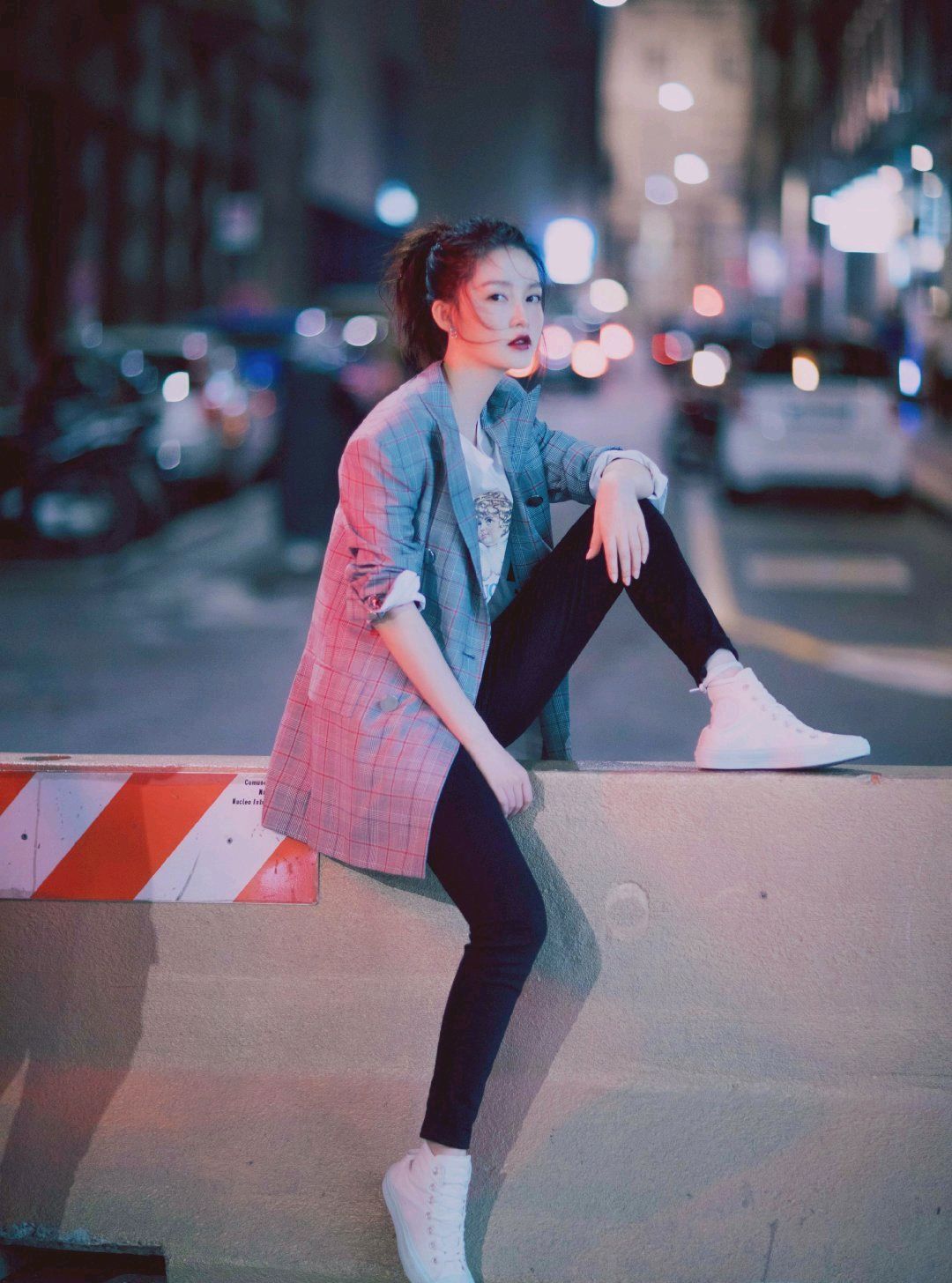 李沁的穿搭绿色西装,李沁穿黑色西装裙最新