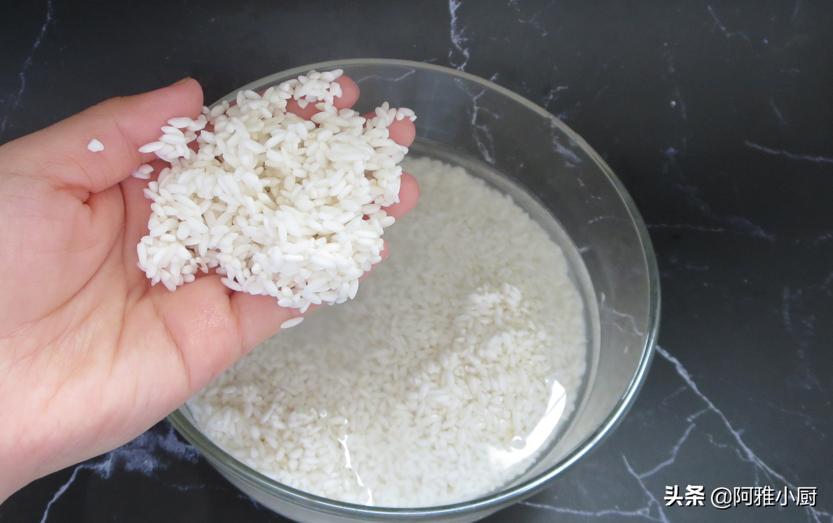 大米凉皮自己做的最简单的方法,大米凉皮电饼铛制作方法家庭版