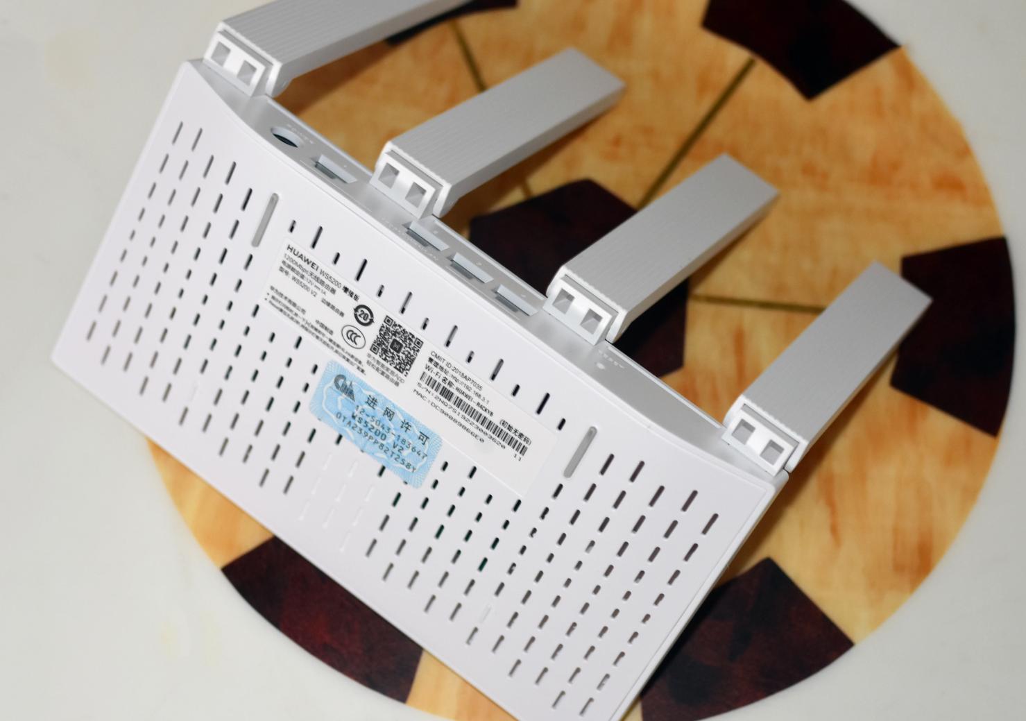 华为千兆实测,华为穿墙千兆路由器信号弱