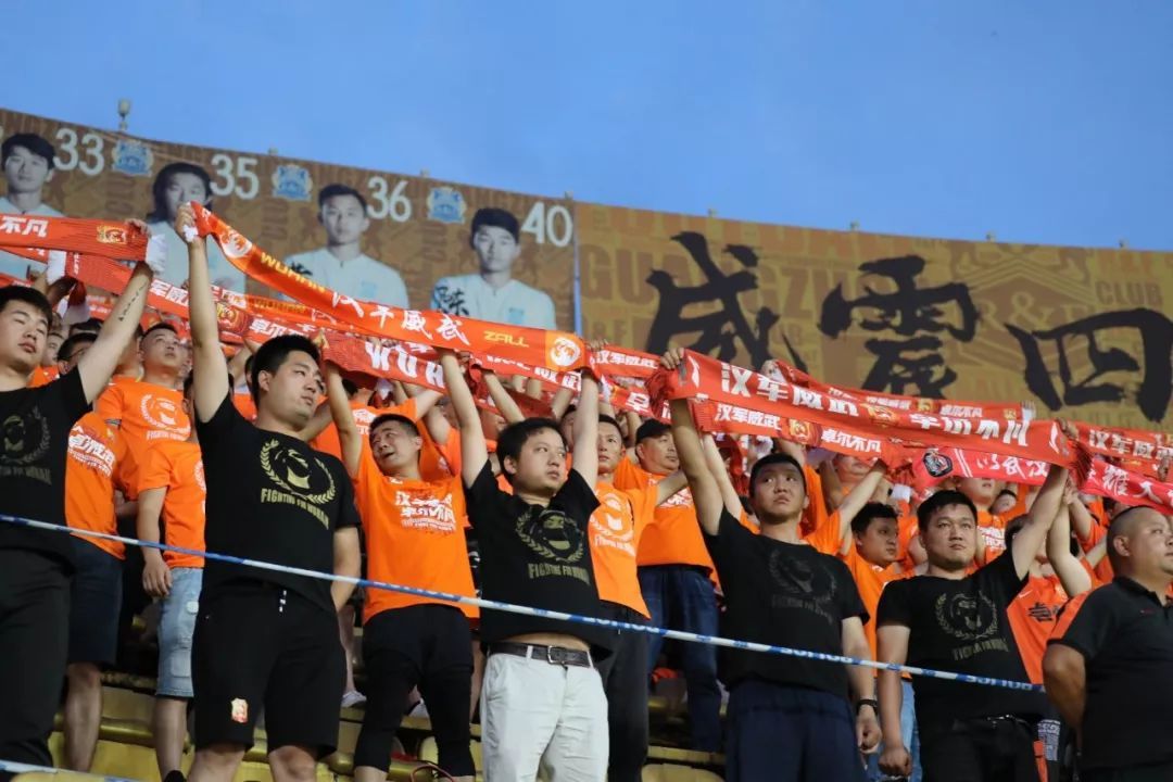 武汉卓尔0:5广州恒大,坚韧如钢铁温柔如蝶翼