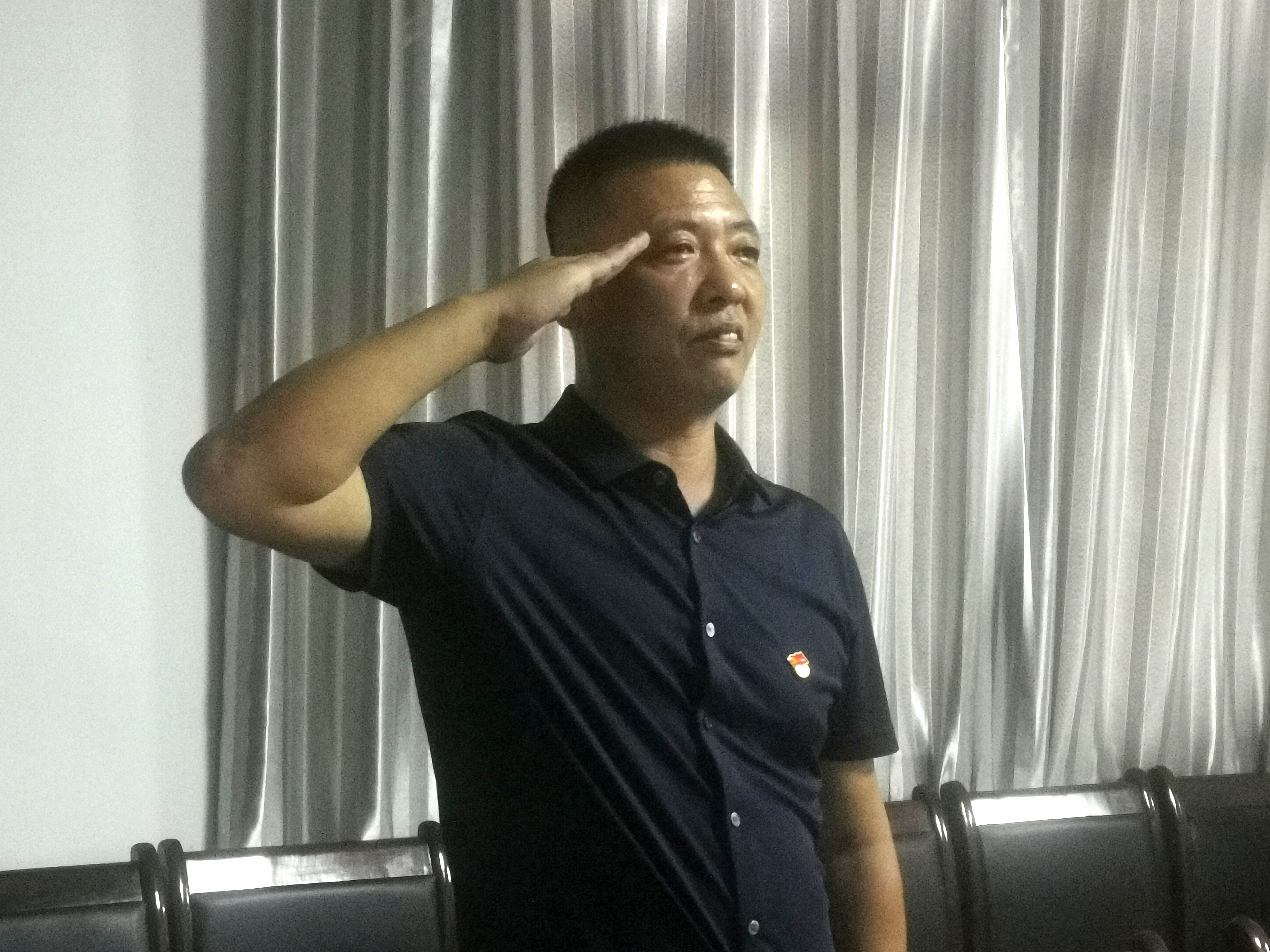 大荔秦东考务中心·金龙•鸿运驾校举办庆祝八一建军节座谈会