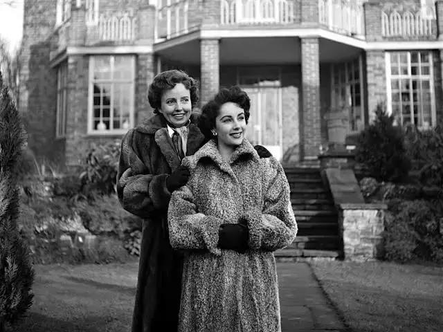 玛丽莲梦露和奥黛丽赫本有多漂亮,奥黛丽赫本和玛丽莲梦露谁最漂亮