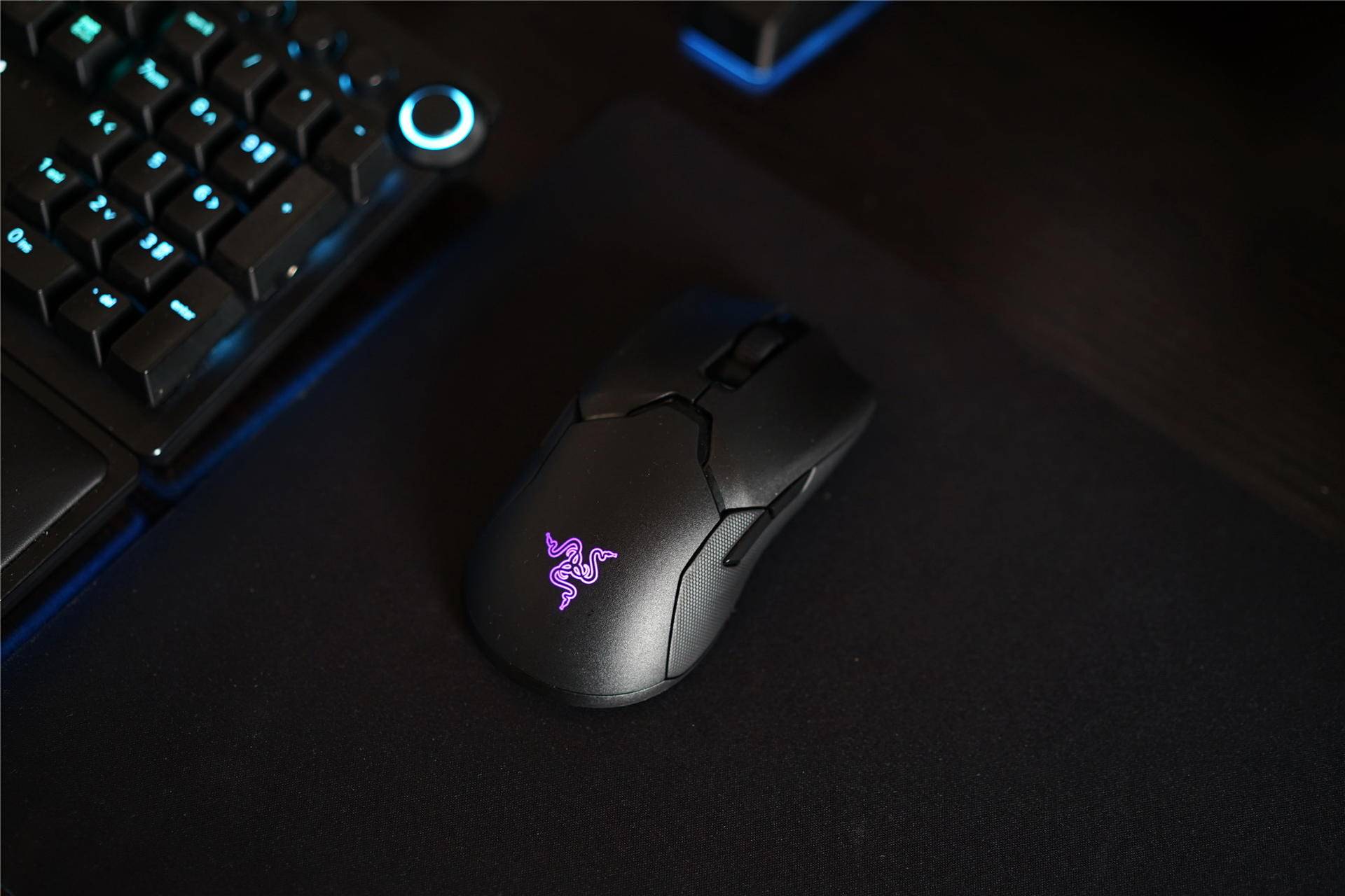 大家觉得我这一桌子东西怎么样？老黄的2020年桌面分享