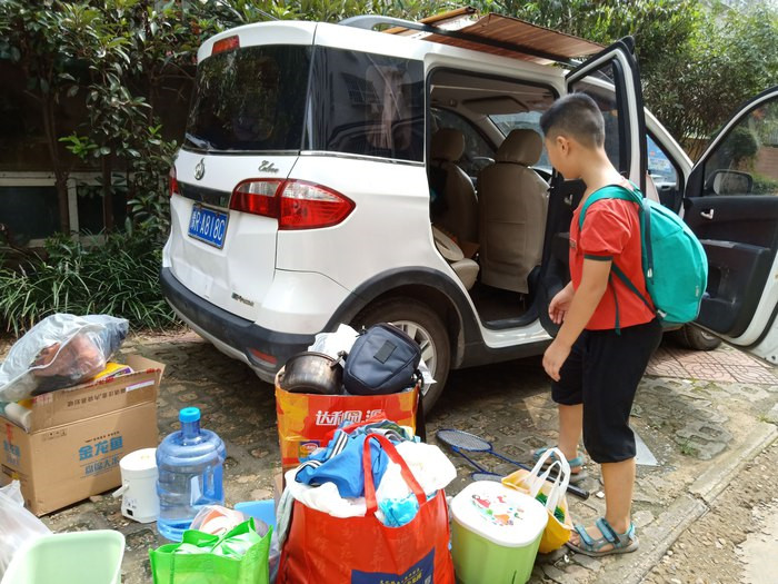 一路到新疆穷游,床车自驾穷游视频15分钟