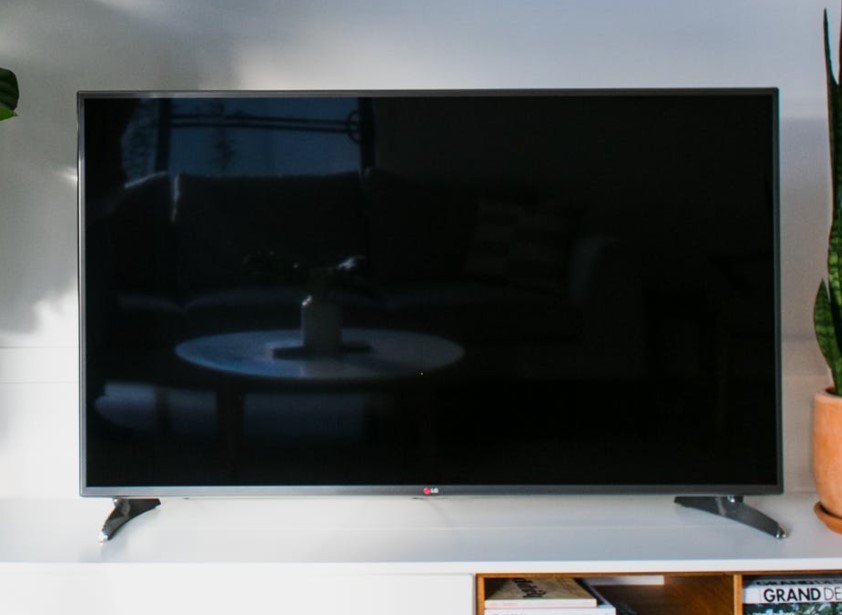 电视配置低却能流畅*放播**4K视频,相同配置下电脑怎么做不到?