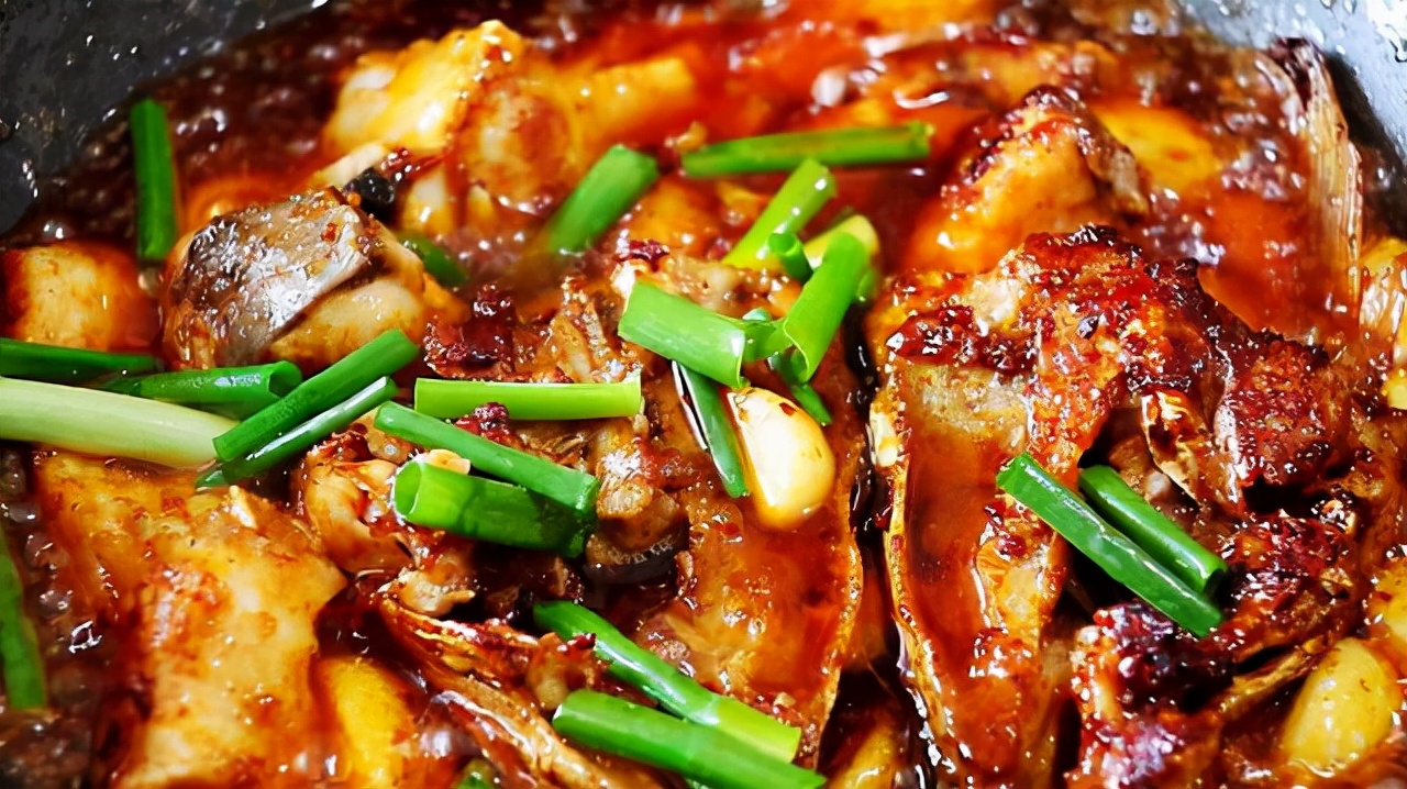 冬天果然还是适合炖鱼,冬天炖鱼的正确方法