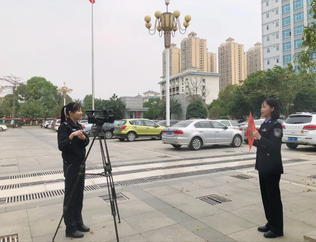 绽放在来宾公安宣传战线的“警花”——宣传科辅警陈年丹