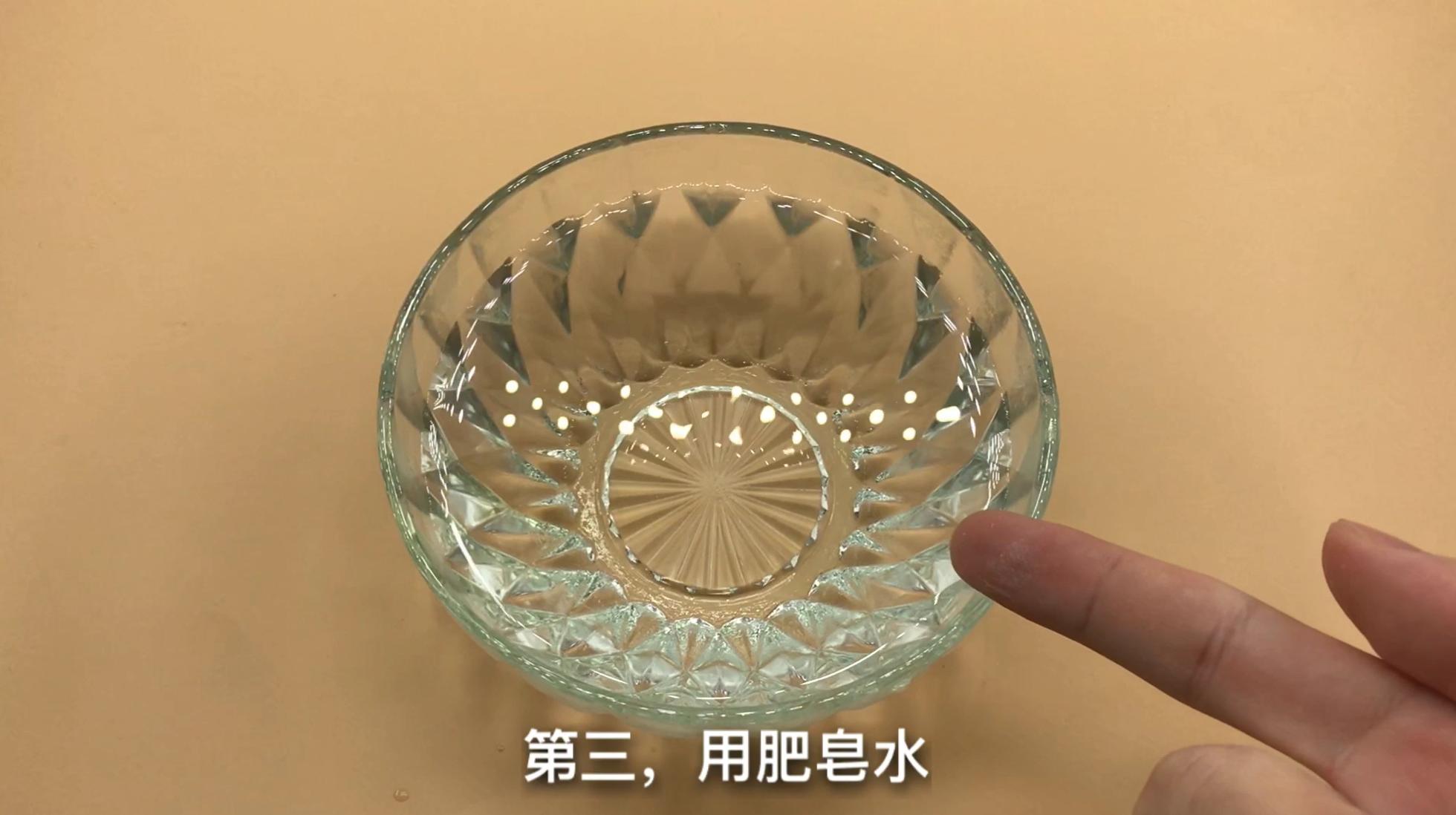 502把手指和木棍粘在一起怎么办,手指被502粘住再滴一滴502可以吗