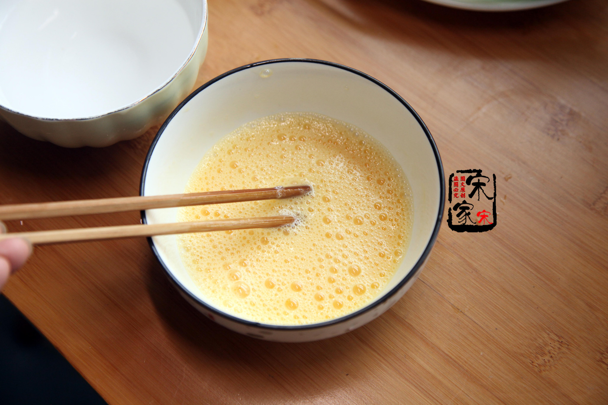 好吃嫩滑的水蛋,蒸水蛋怎么才能又滑又嫩没有蜂窝