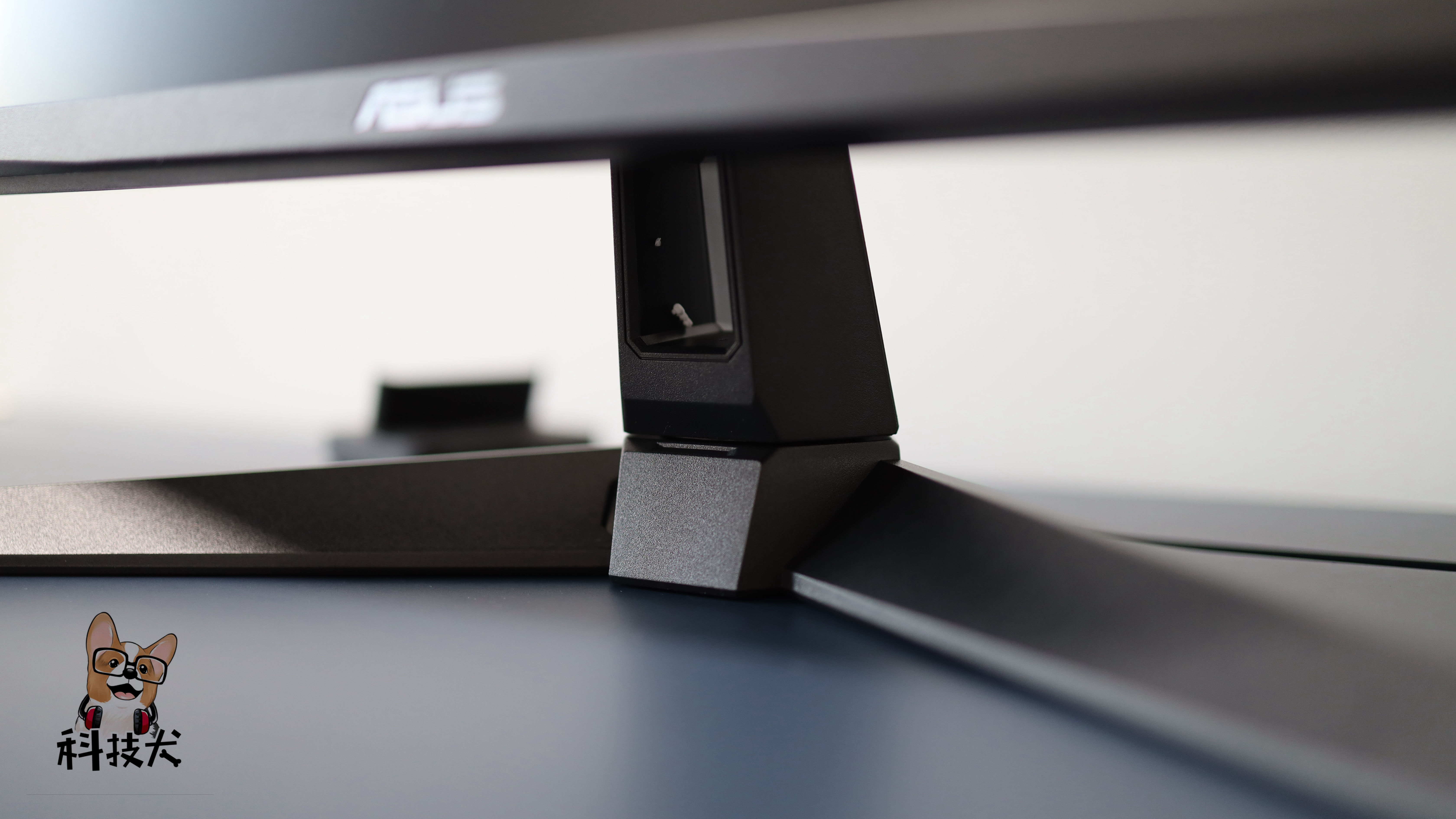 华硕电竞特工VG289Q1A显示器评测:满足日常4K影像需求