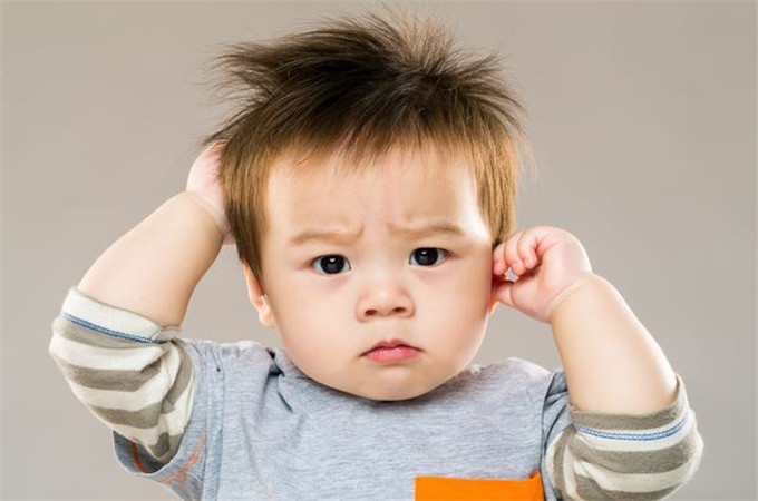 孩子的头发竖着长是怎么回事,孩子头发长有什么影响嘛
