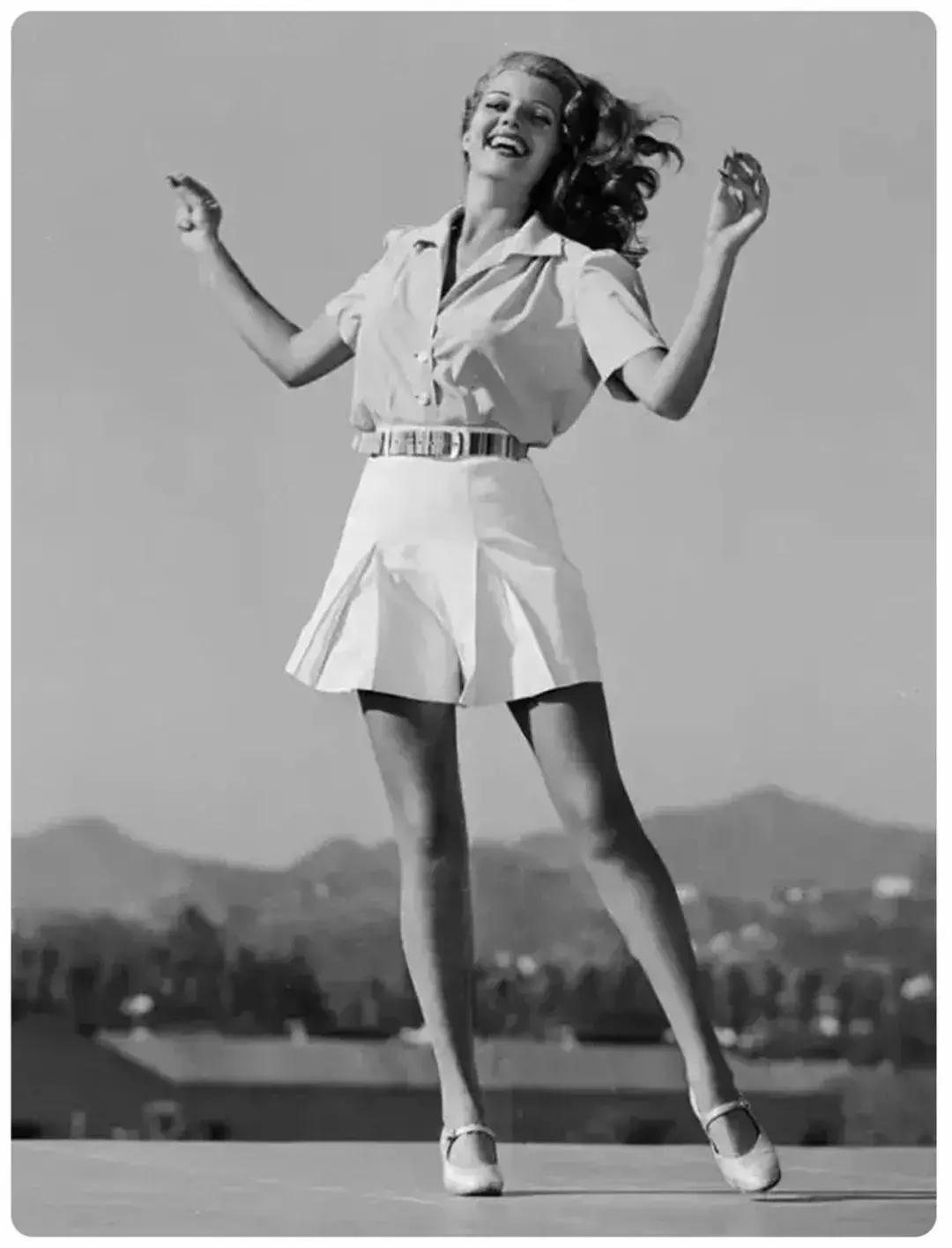 夏天穿蓝色短裤上衣穿什么好看,夏天哪几种短裤不要穿