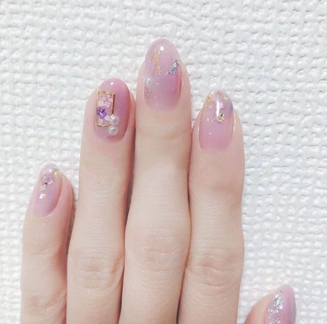 粉嫩渐变果冻唇,无美颜无滤镜的果冻甲