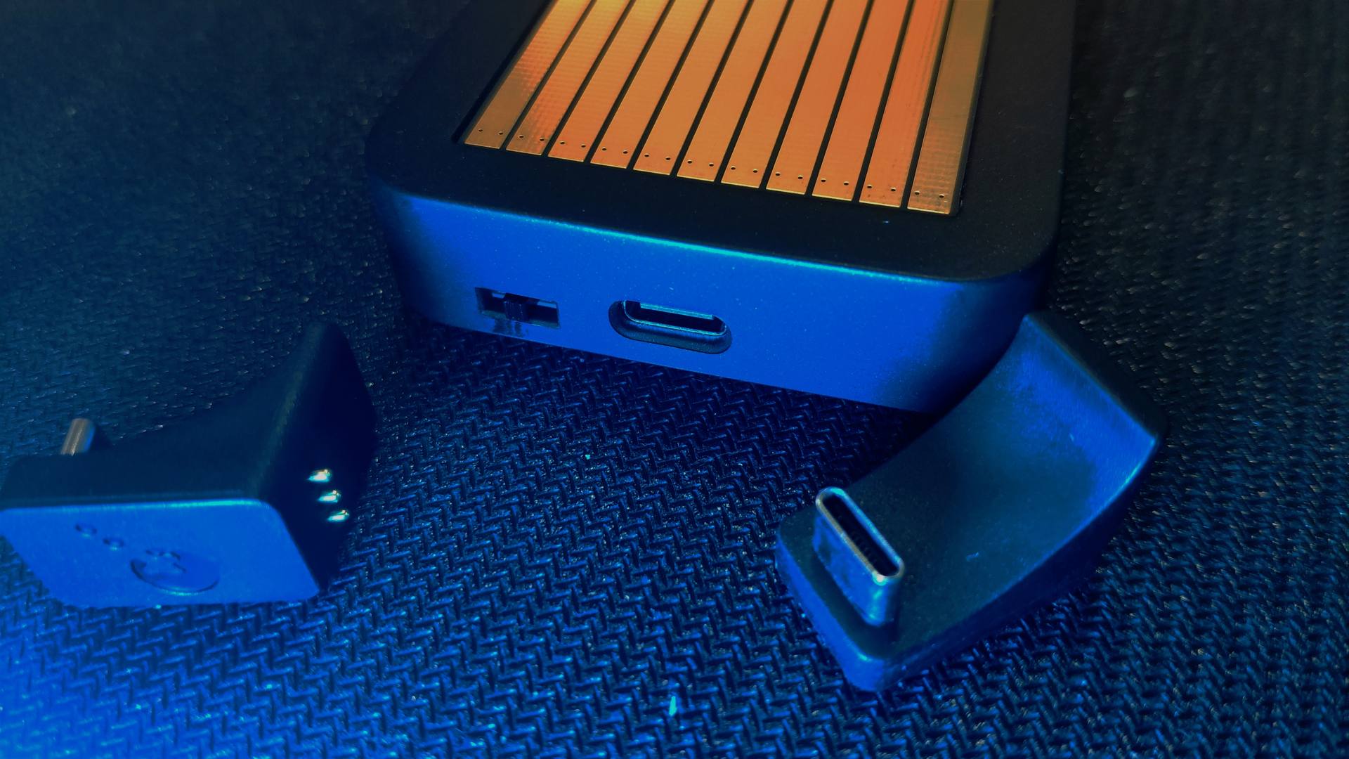 多功能便捷充电器,便携式多功能充电器新款