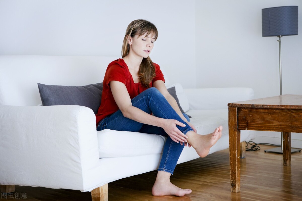 出现踝关节扭伤后正确的处理手段,踝关节扭伤的治疗方法和注意事项