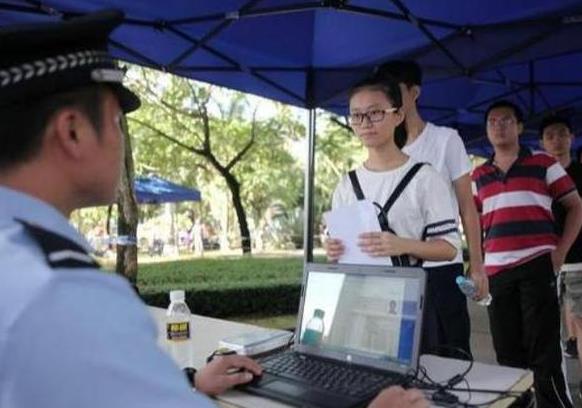 大学户口迁移必须是大一新生吗,大一新生户口迁移好还是不迁好