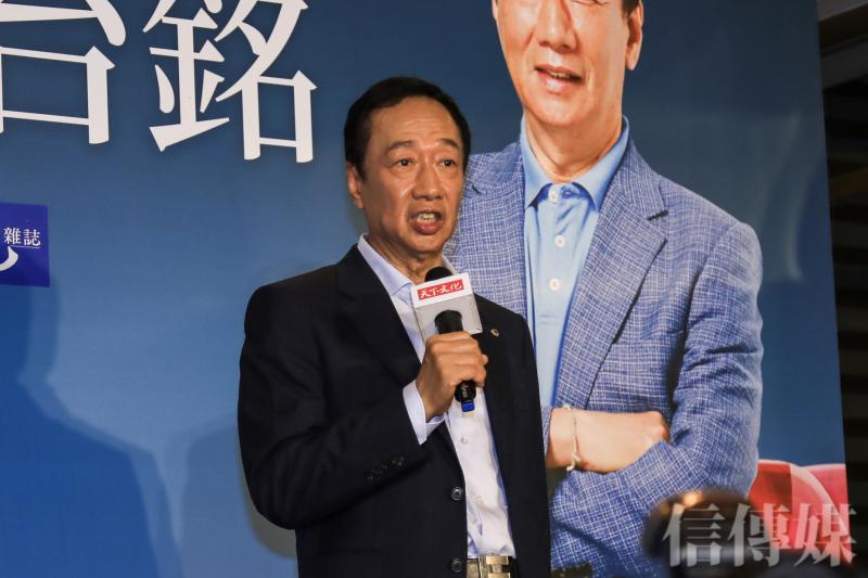 “郭董牌口罩”来了！单日可产100万片，台湾民众不用再排队买了？