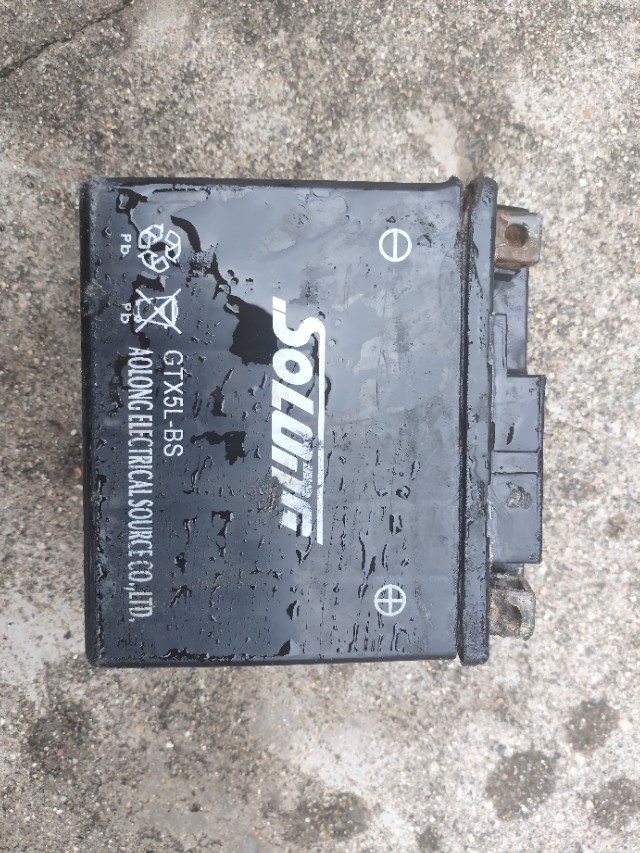 汽车电瓶存不住电的解决方法,12v电瓶存不住电怎么修复