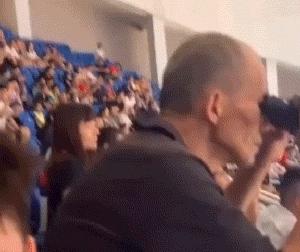 搞笑一刻网友对比美版M记大杯可乐与日本大杯可乐的容量差距