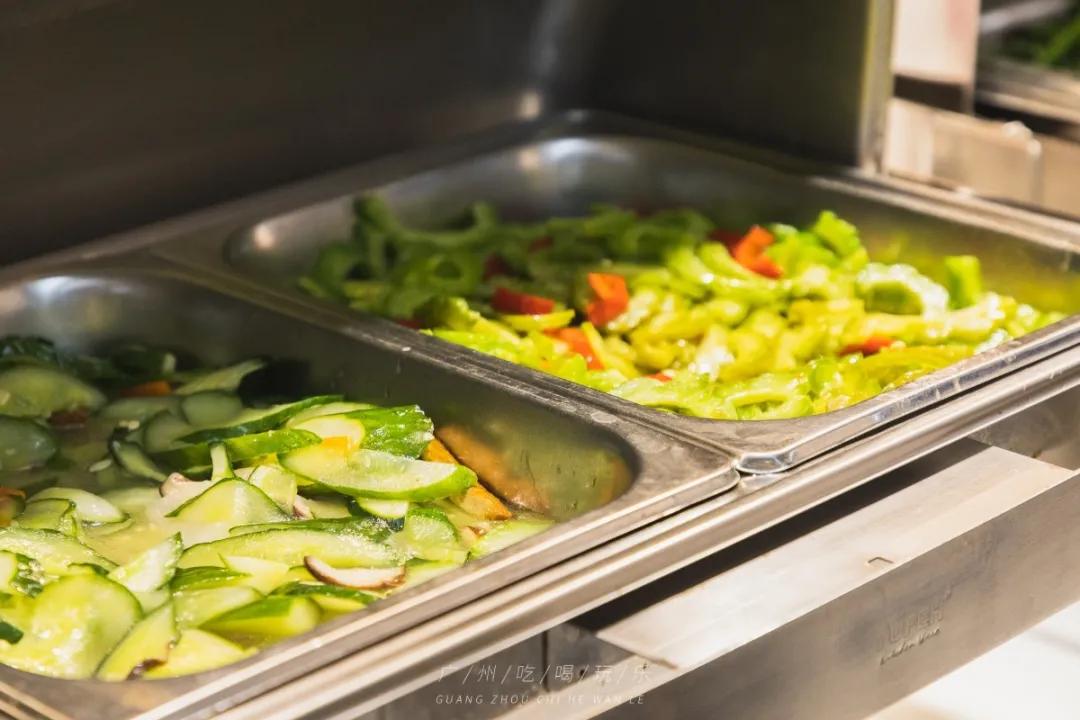 天平架素食自助餐,15元吃素食自助餐