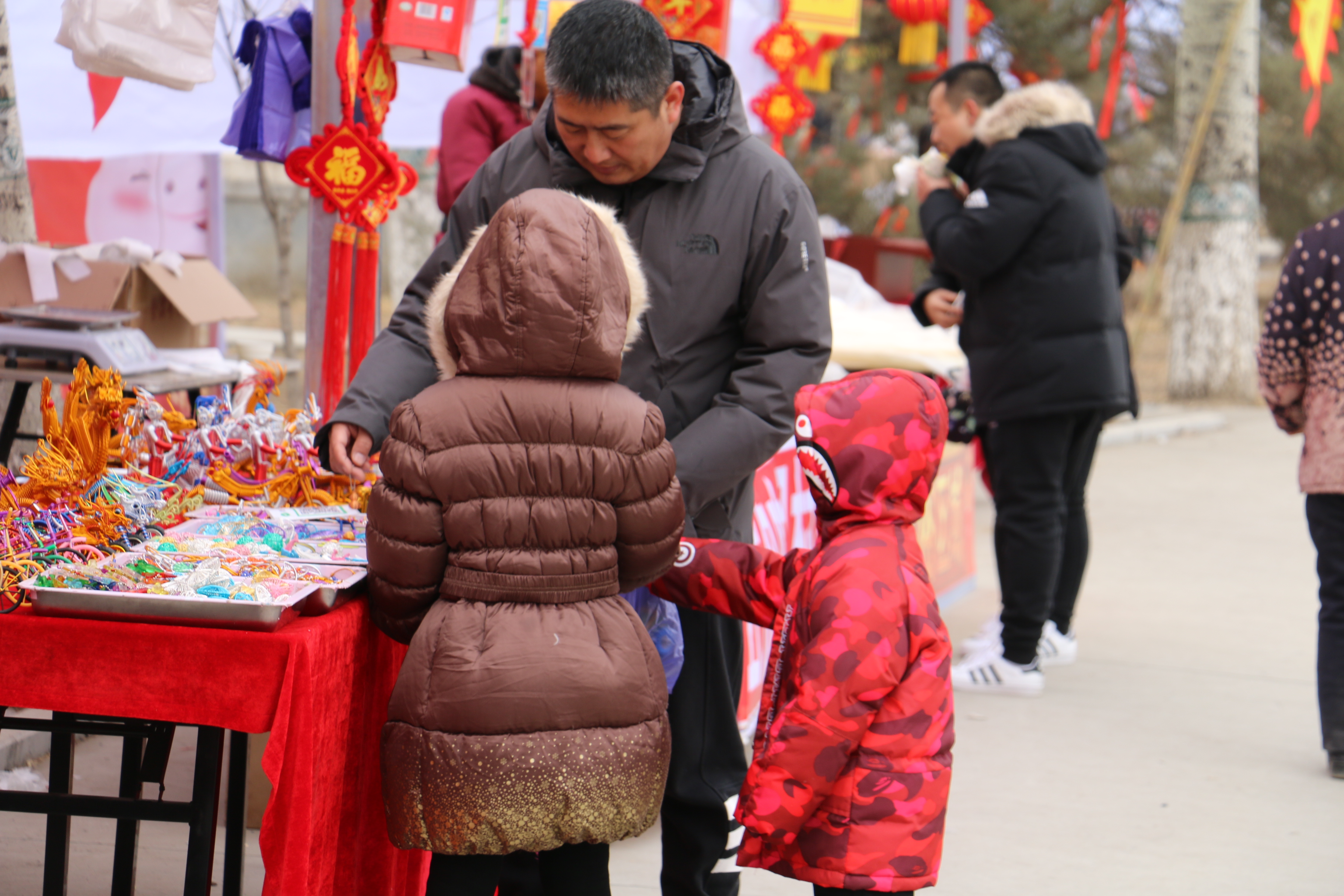 春节去赶集的地方,鼠年春节去哪里旅游好