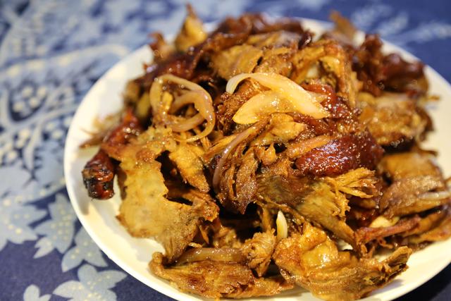 吃完烤鸭的鸭架子怎么办,北京烤鸭的鸭架怎样处理好吃