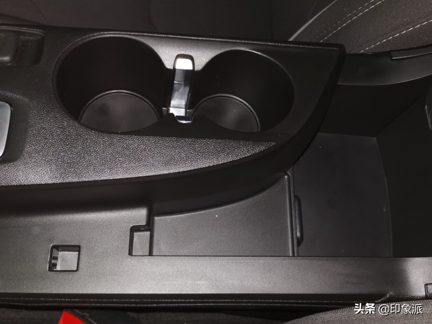 大黄蜂跑车科迈罗敞篷版高配,科迈罗大黄蜂敞篷版噪音大吗