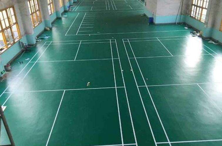 室外地面体育场地用什么材料铺,室外篮球场地面材料价格对比