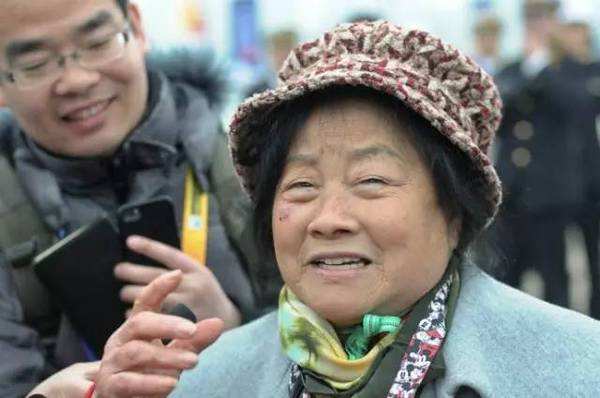 60多岁的老母亲，面对一家的智障儿，自救是唯一的方法